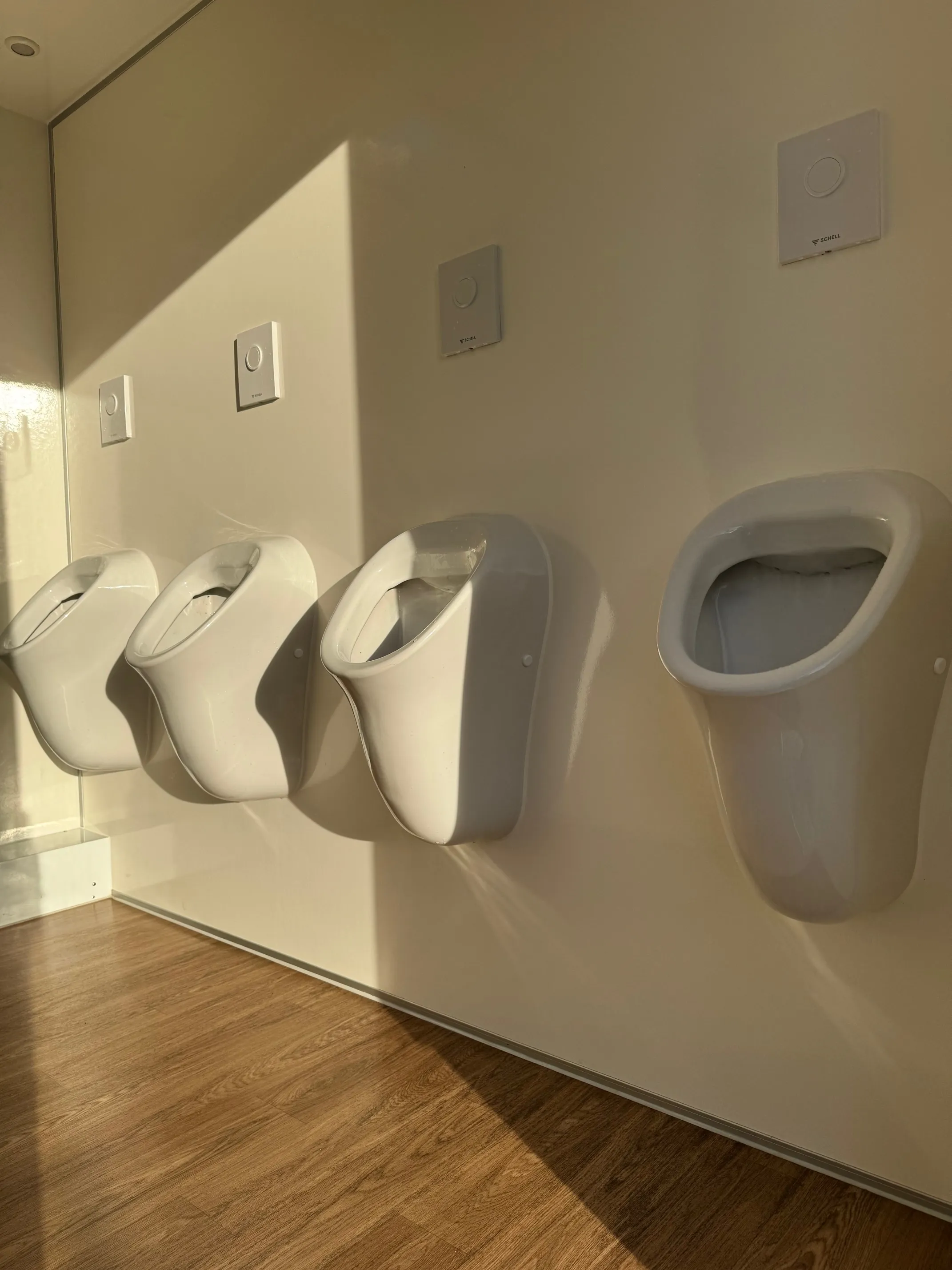Peeters - Toilettenwagenverleih